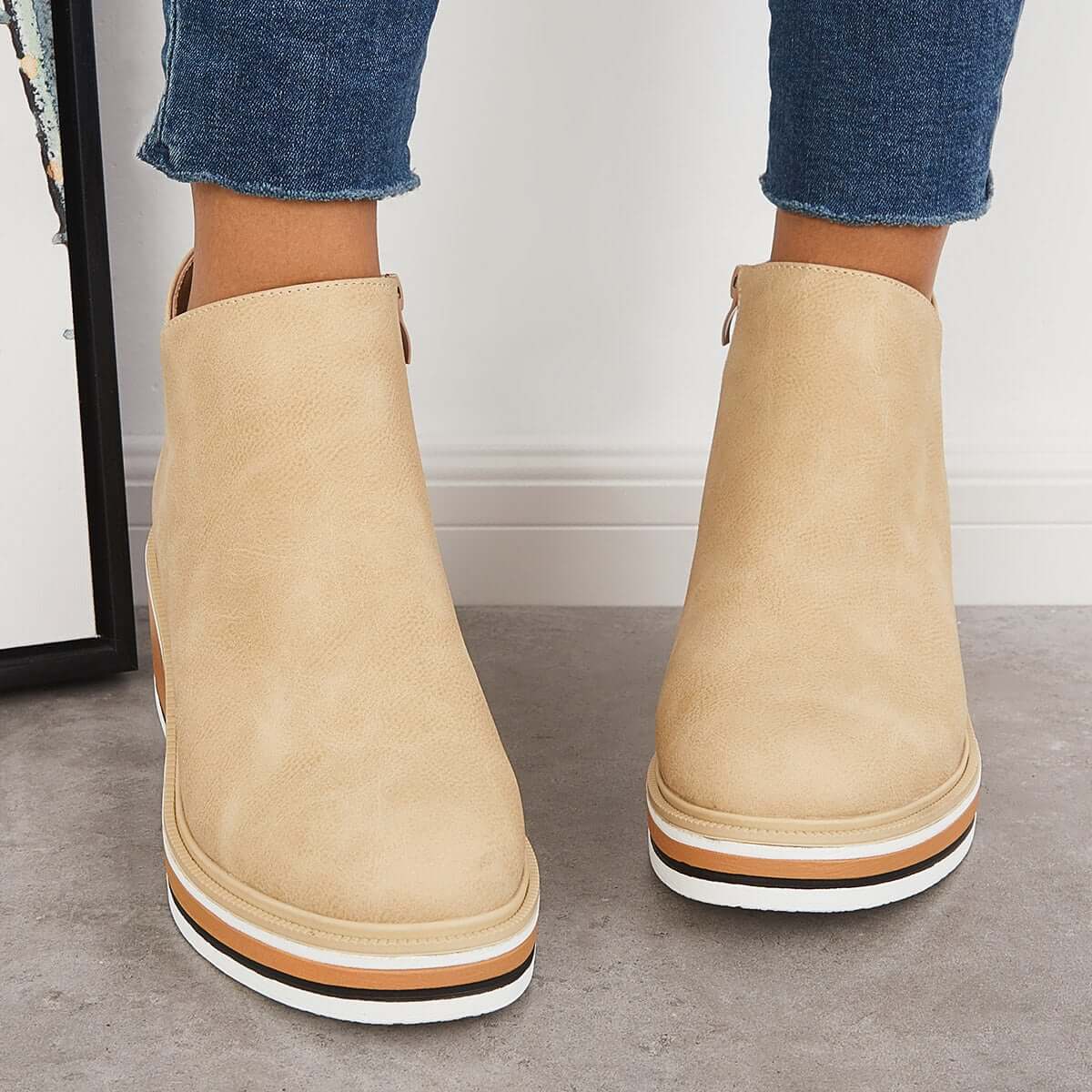 Botins de mulher com fecho e plataforma