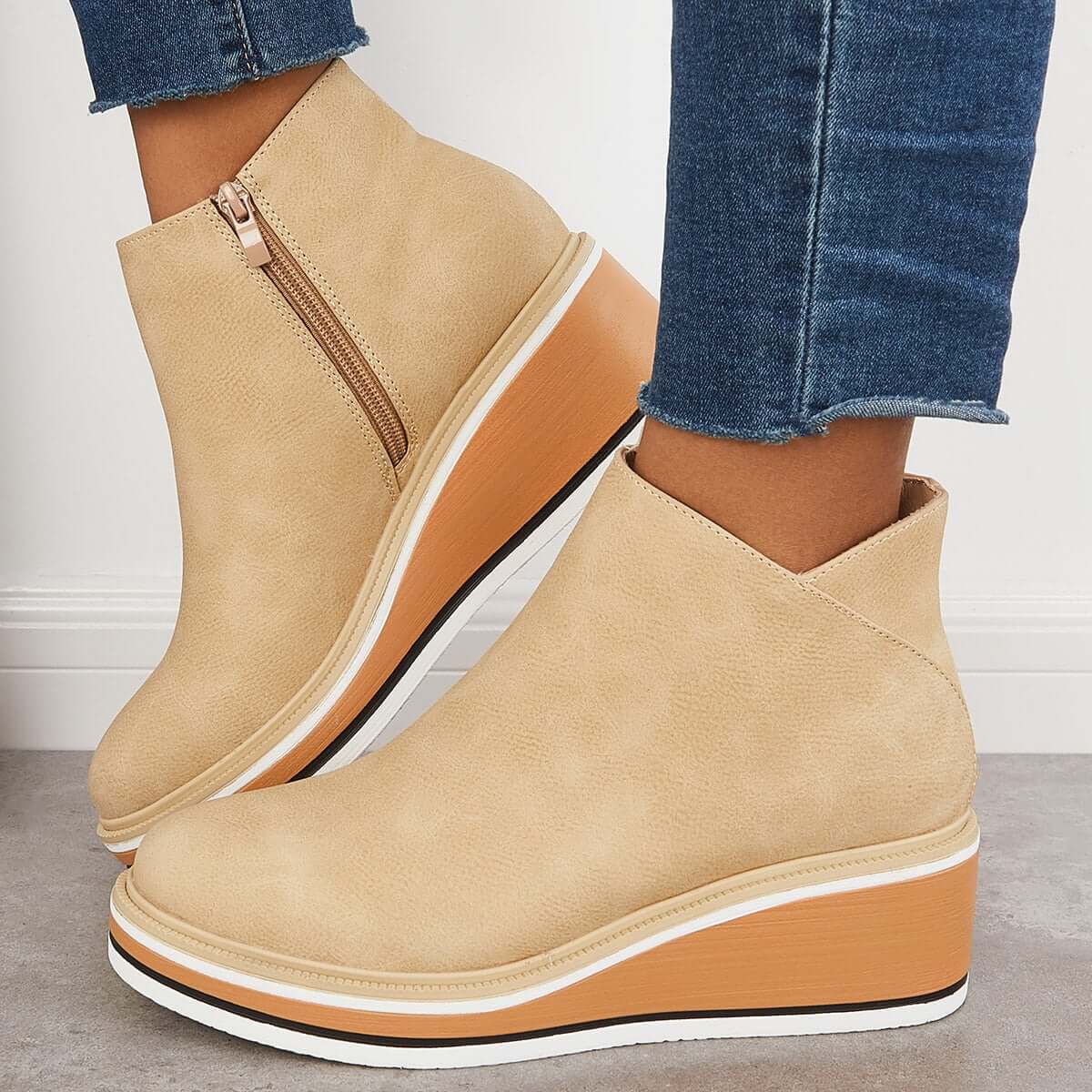 Botins de mulher com fecho e plataforma