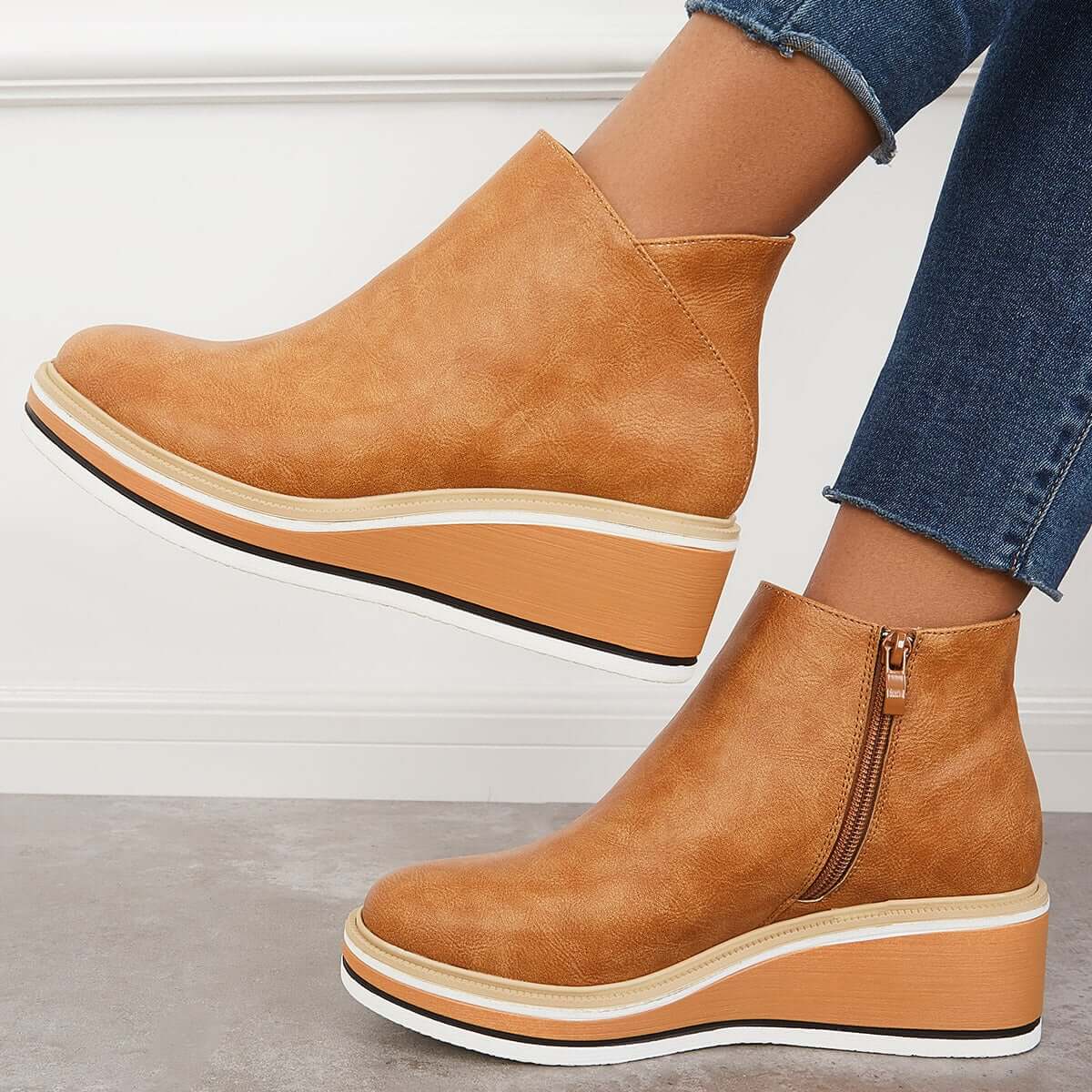 Botins de mulher com fecho e plataforma