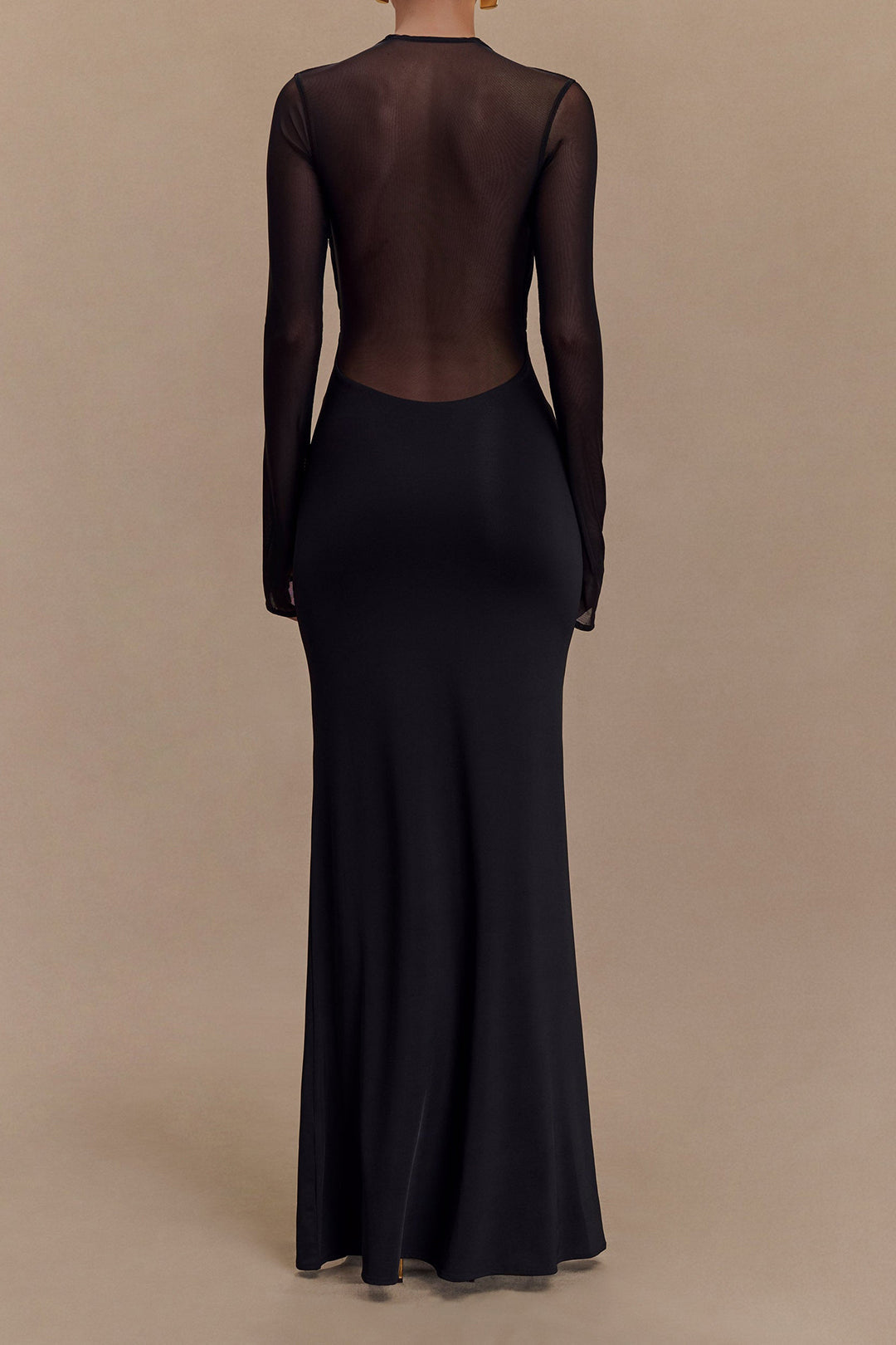 Gillian - Maxi elegante vestido como uma mulher de cruz com design transparente