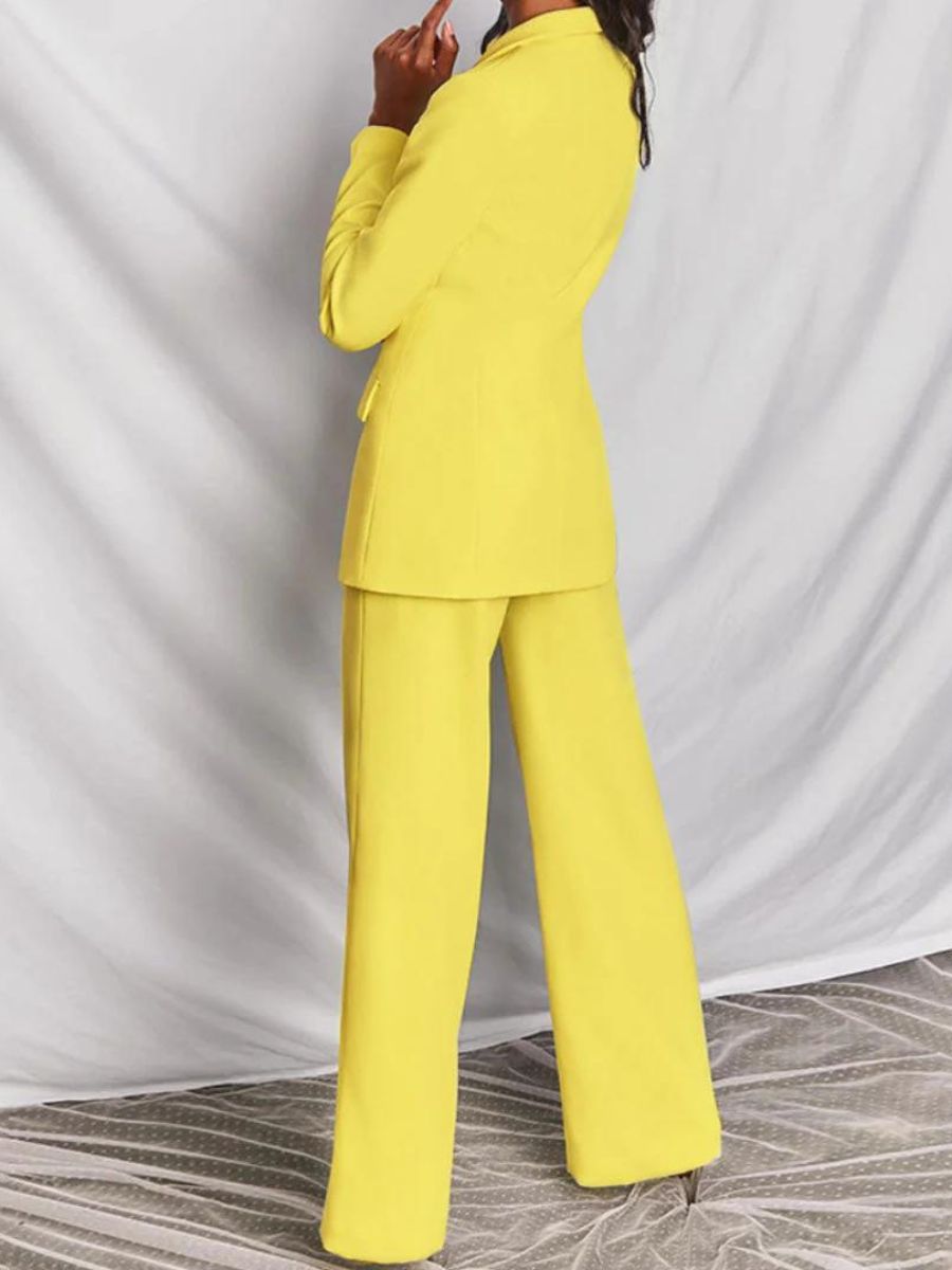 Traje clásico de mujer