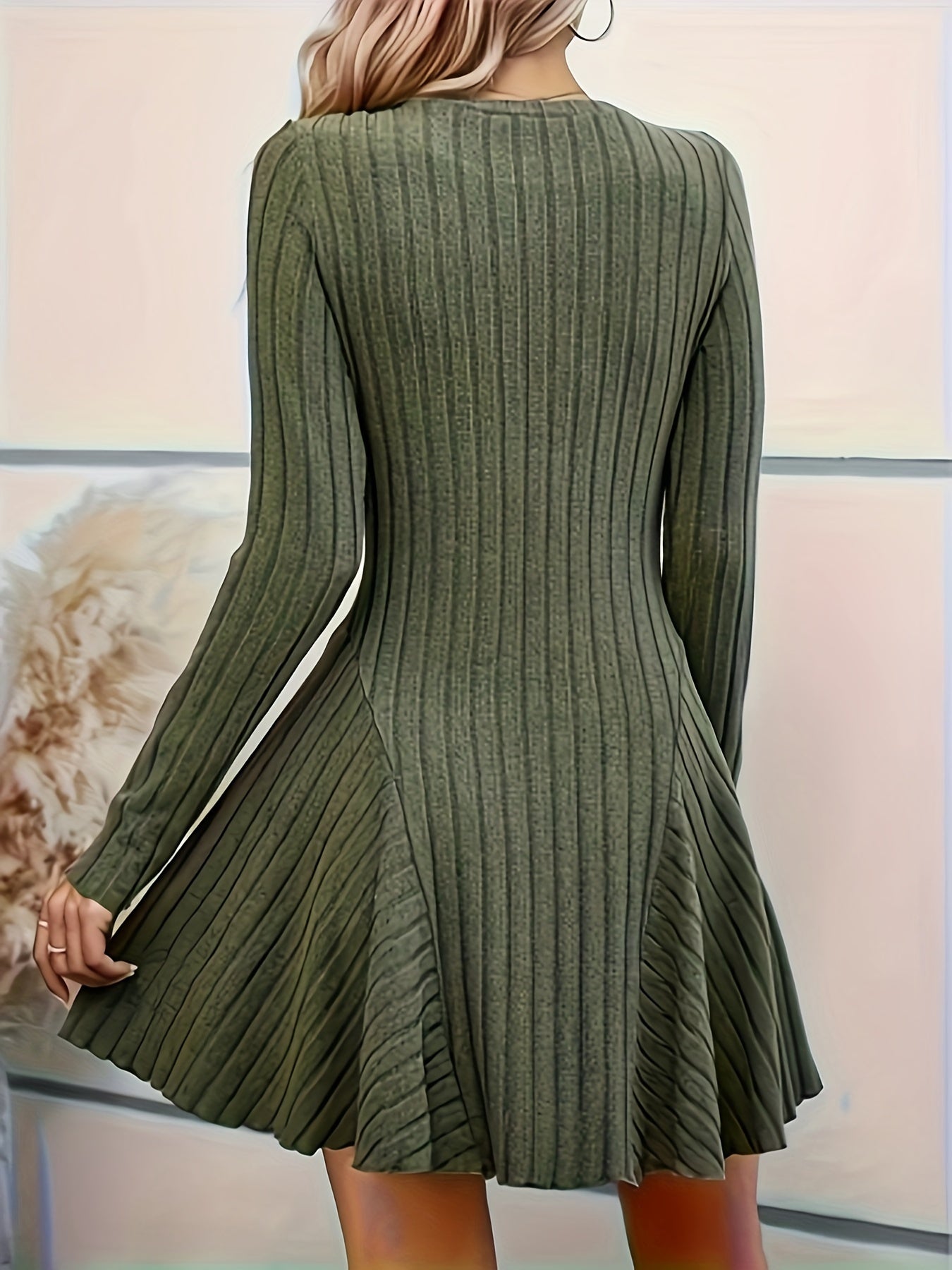 Vestido elegante e suspenso no canal feminino | Ideal para qualquer ocasião