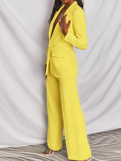 Traje clásico de mujer