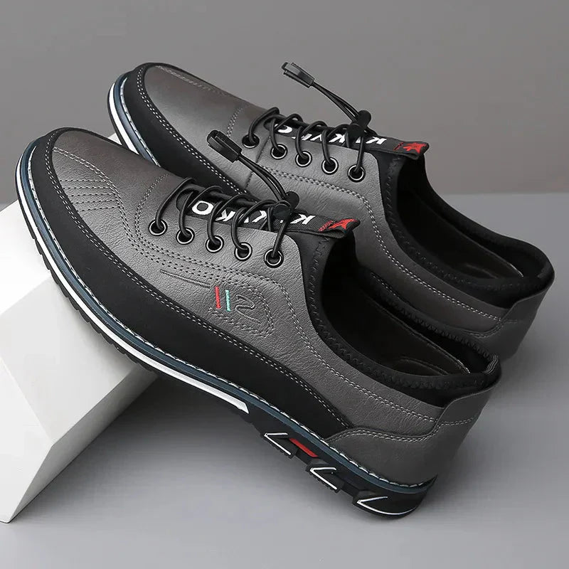 Sapatos de couro veganas casuais feitos à mão