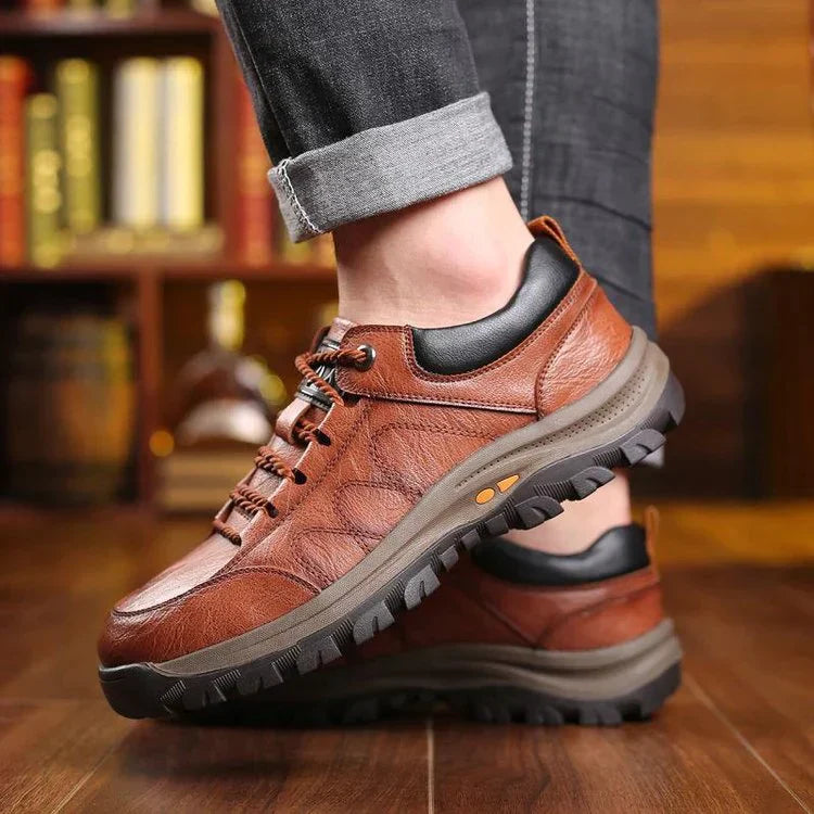 Sapatos ortopédicos de couro para homem para uso em exteriores