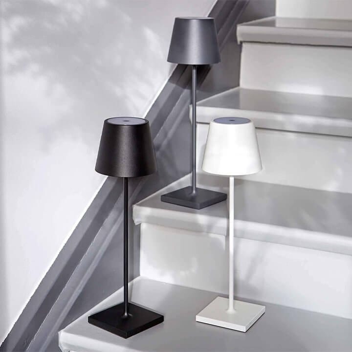 Lâmpada de mesa de LED à prova d'água com Alexa: design minimalista e controle de voz