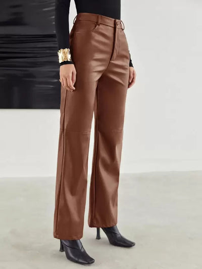 Calças de couro de moda com um ajuste confortável para a primavera - mulheres