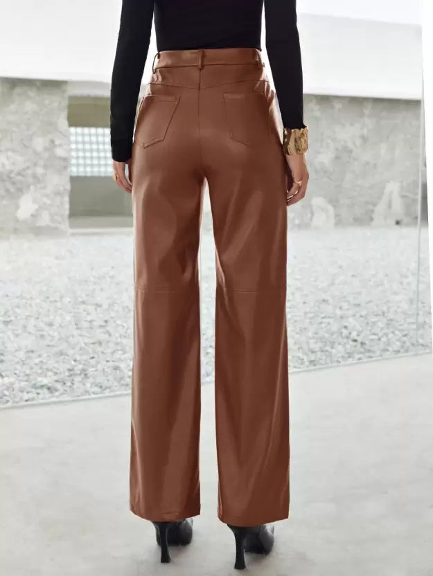 Calças de couro de moda com um ajuste confortável para a primavera - mulheres