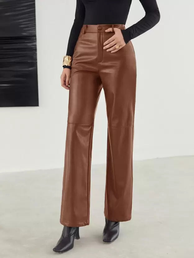 Calças de couro de moda com um ajuste confortável para a primavera - mulheres