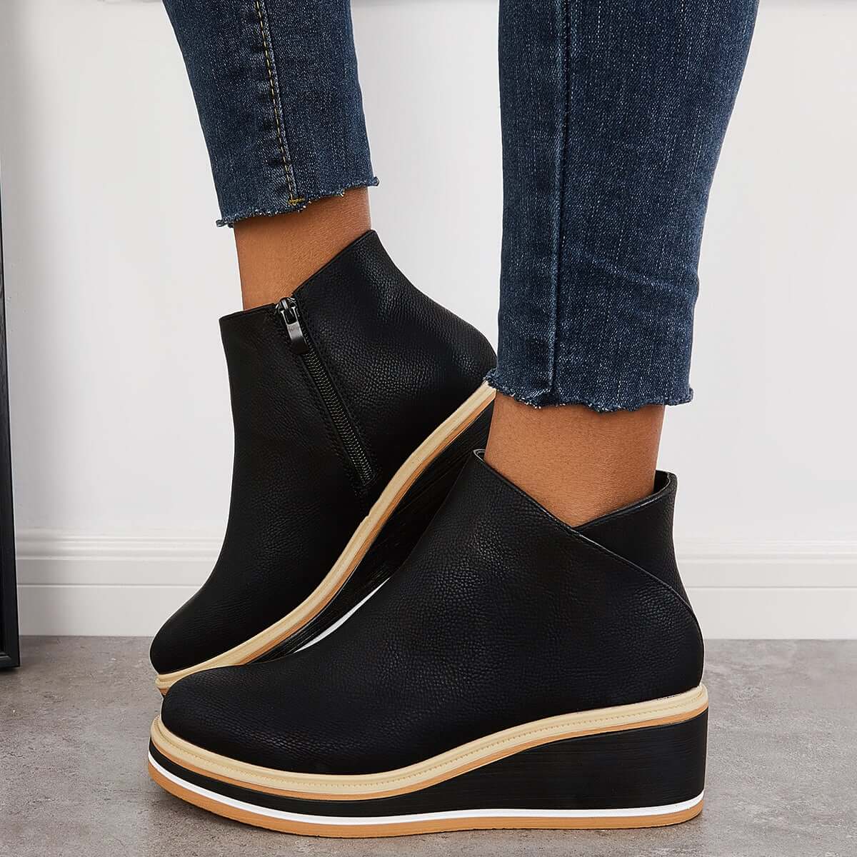 Botins de mulher com fecho e plataforma