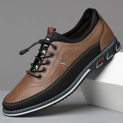 Sapatos de couro veganas casuais feitos à mão