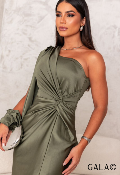 Vestido plissado com um ombro com um ombro