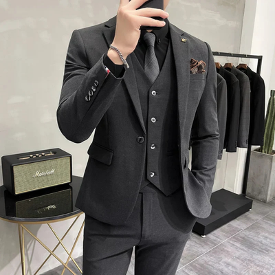 Conjunto de três peças finas adequadas para homens | Formal