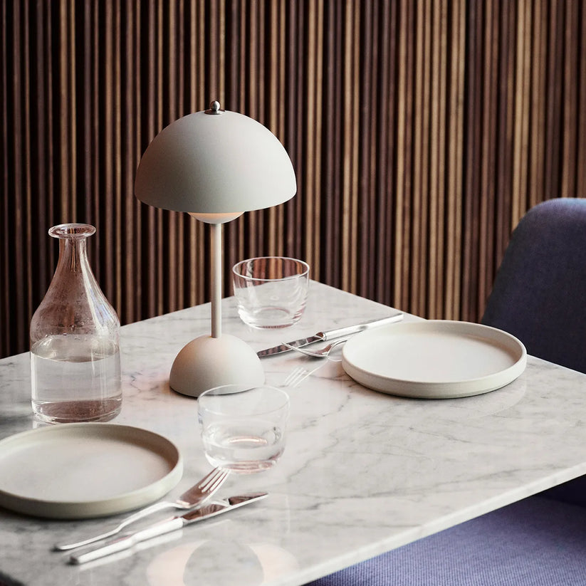 OCS - Lampada da tavolo dal design scandinavo - Senza fili e regolabile