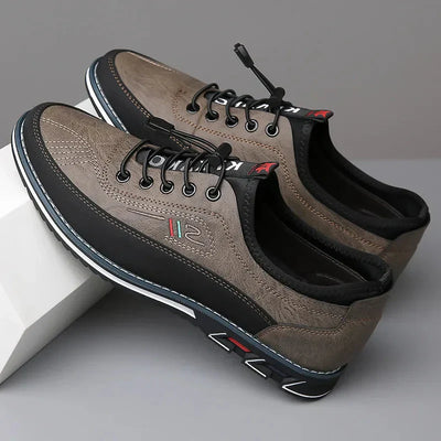 Sapatos de couro veganas casuais feitos à mão