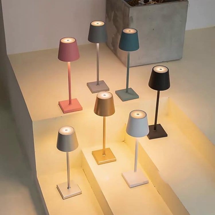 Lâmpada de mesa de LED à prova d'água com Alexa: design minimalista e controle de voz