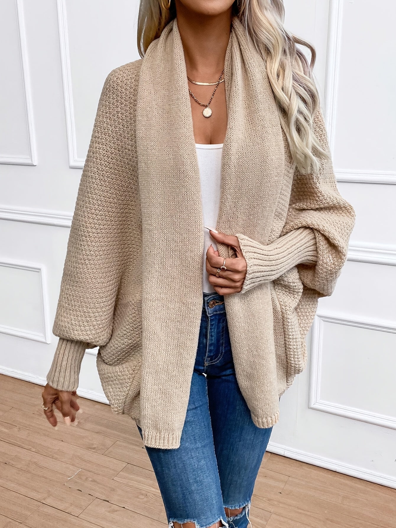 Elegante langärmelige Strickjacke aus Kaschmir für Frauen - perfekt für den Winter