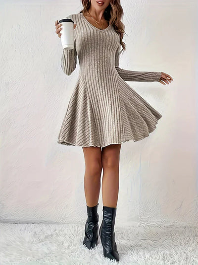 Vestido elegante e suspenso no canal feminino | Ideal para qualquer ocasião