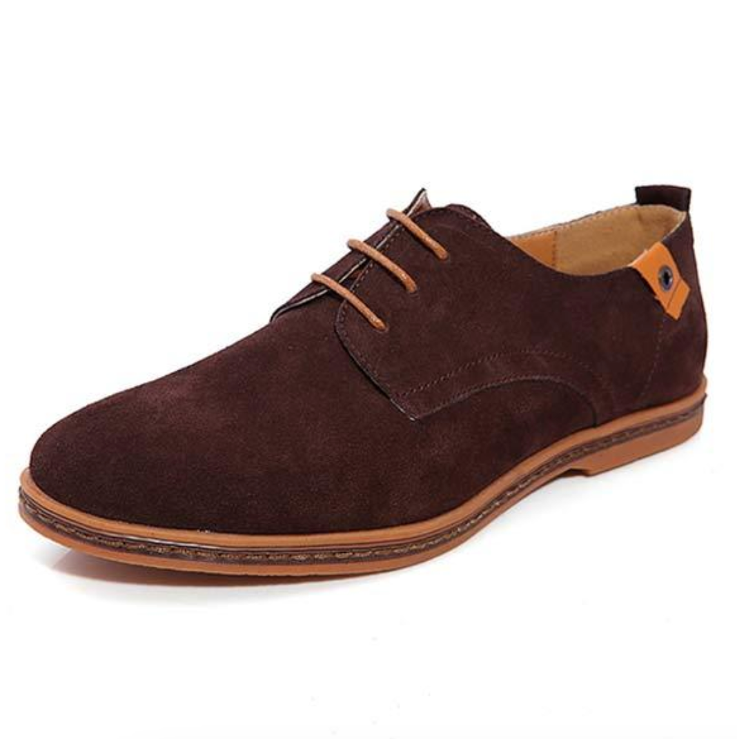 Sapatos masculinos com dedo do pé de amêndoa atemporal