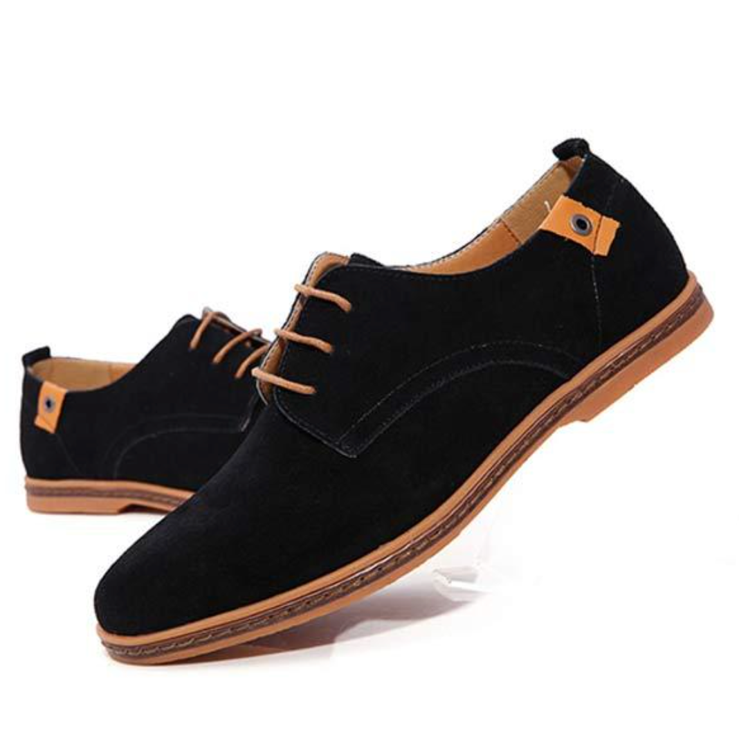 Sapatos masculinos com dedo do pé de amêndoa atemporal