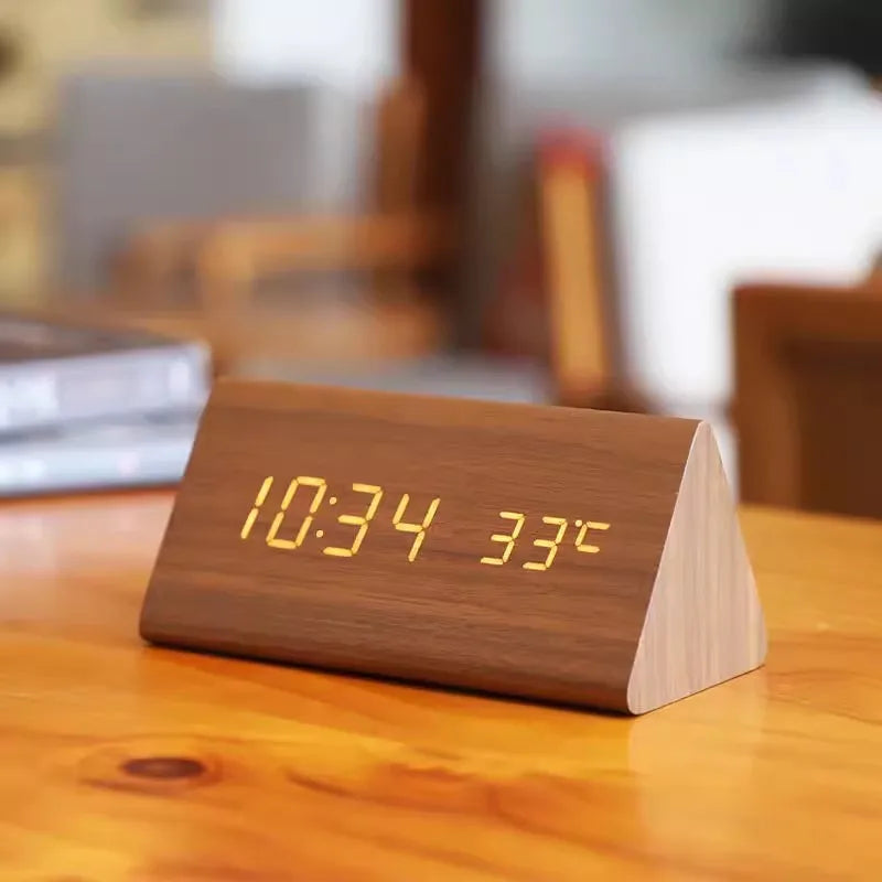 Réveil numérique en bois - écran LED, commande vocale, luminosité réglable