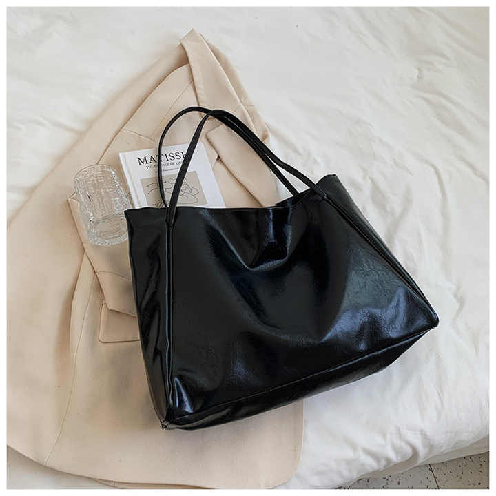 Aurora | Bolsa espaçosa e elegante para senhora