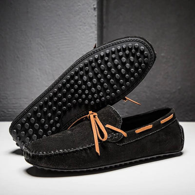 Sapatos masculinos elegantes e macios