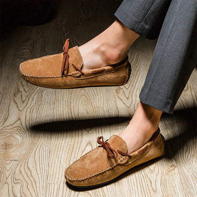 Sapatos masculinos elegantes e macios