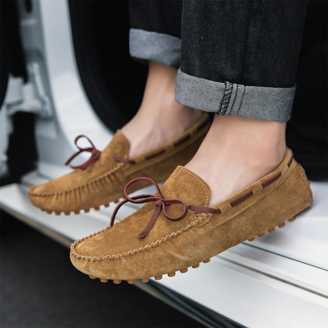 Sapatos masculinos elegantes e macios