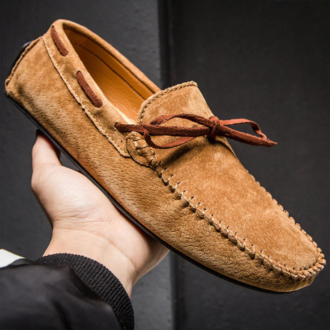 Sapatos masculinos elegantes e macios