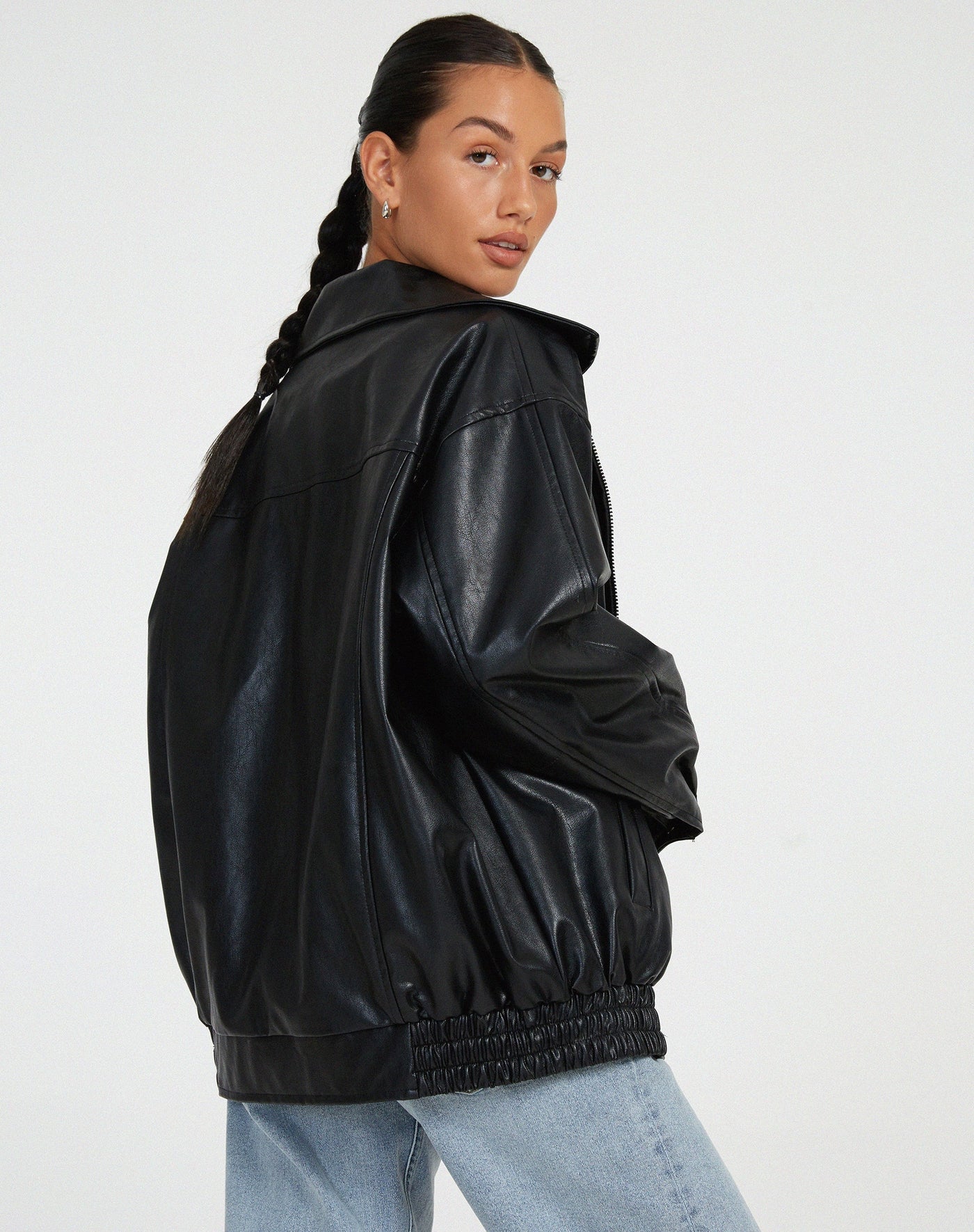 Élégante veste en cuir grande taille : confortable et moderne pour tous les jours