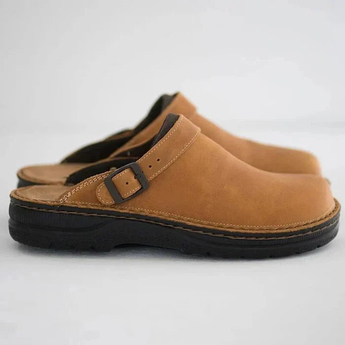 Alexander | Elegantes zuecos slip-on de piel para hombre