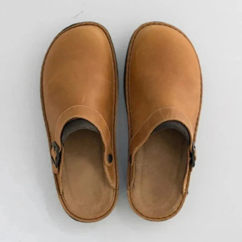 Alexander | Elegantes zuecos slip-on de piel para hombre