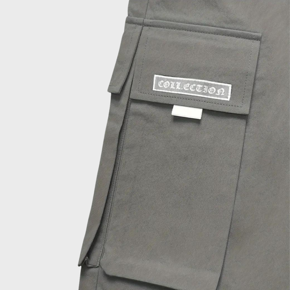 Versátil pantalón cargo de caballero con pernera estrecha