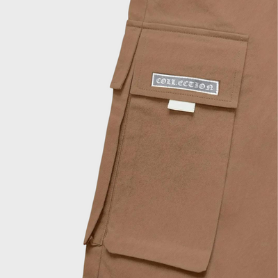 Versátil pantalón cargo de caballero con pernera estrecha