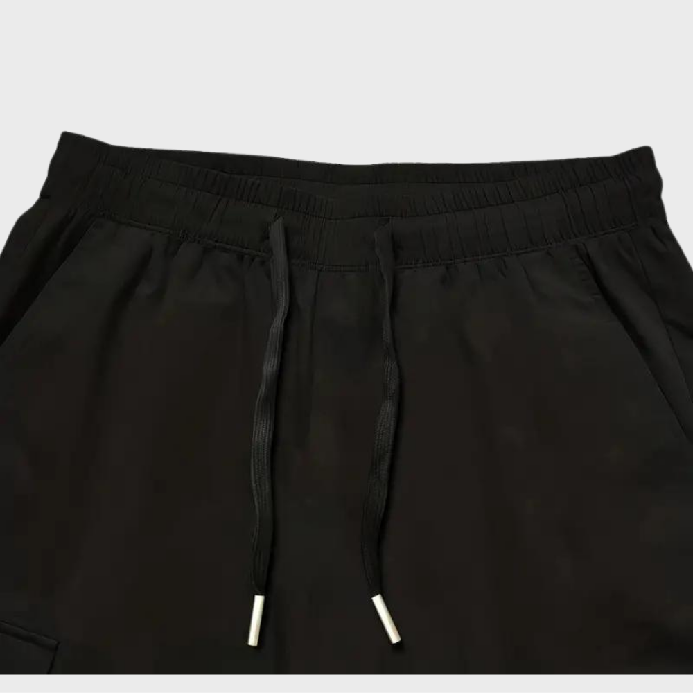 Versátil pantalón cargo de caballero con pernera estrecha
