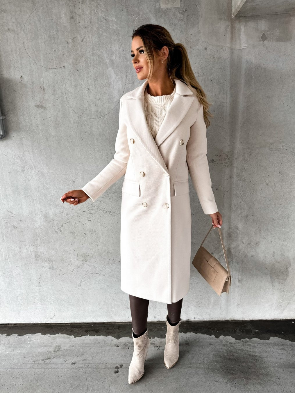 Marina | Elegante casaco largo de mulher com um corte elegante