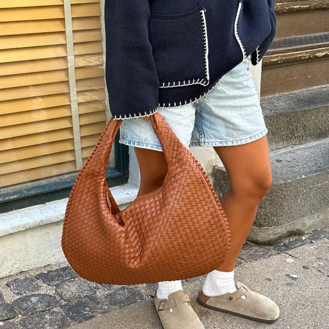 Bolsa de hobo estruturada para mulheres com bandole ajustável