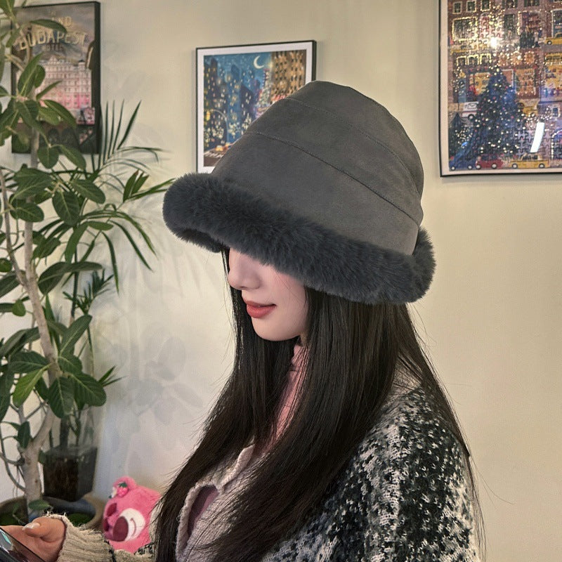 Gorro de pele elegante e acolhedor para mulher