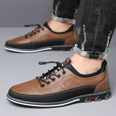 Sapatos de couro veganas casuais feitos à mão