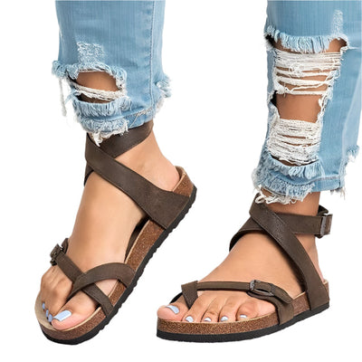 Sandálias femininas com fivela ajustável e sola perfilada