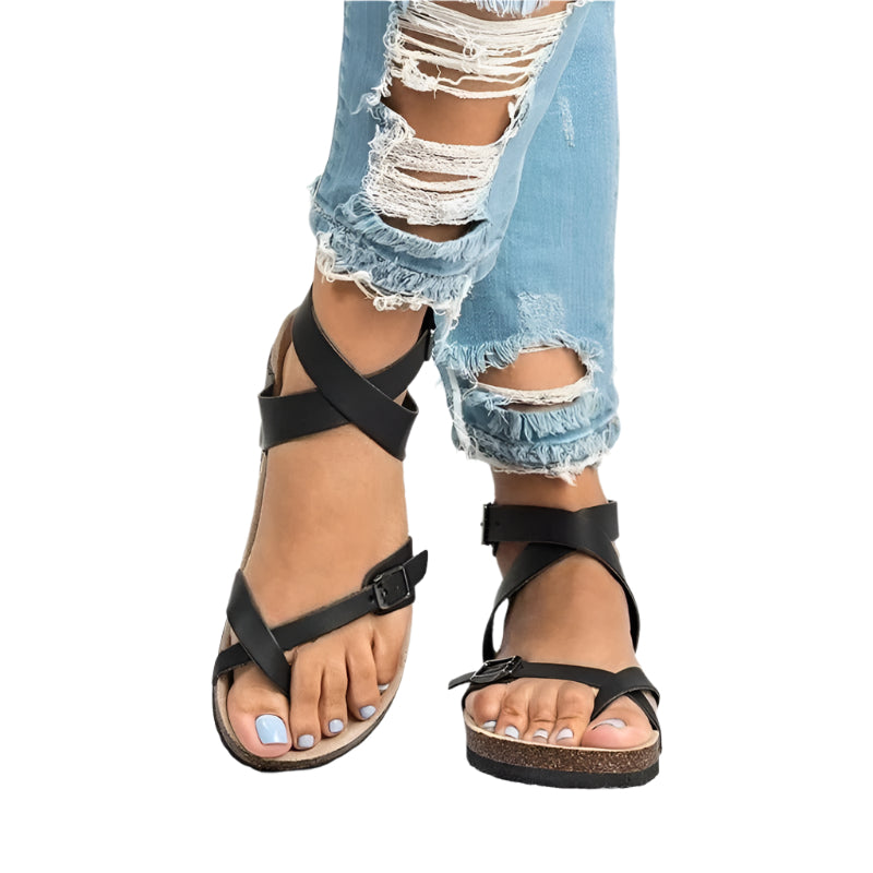 Sandálias femininas com fivela ajustável e sola perfilada