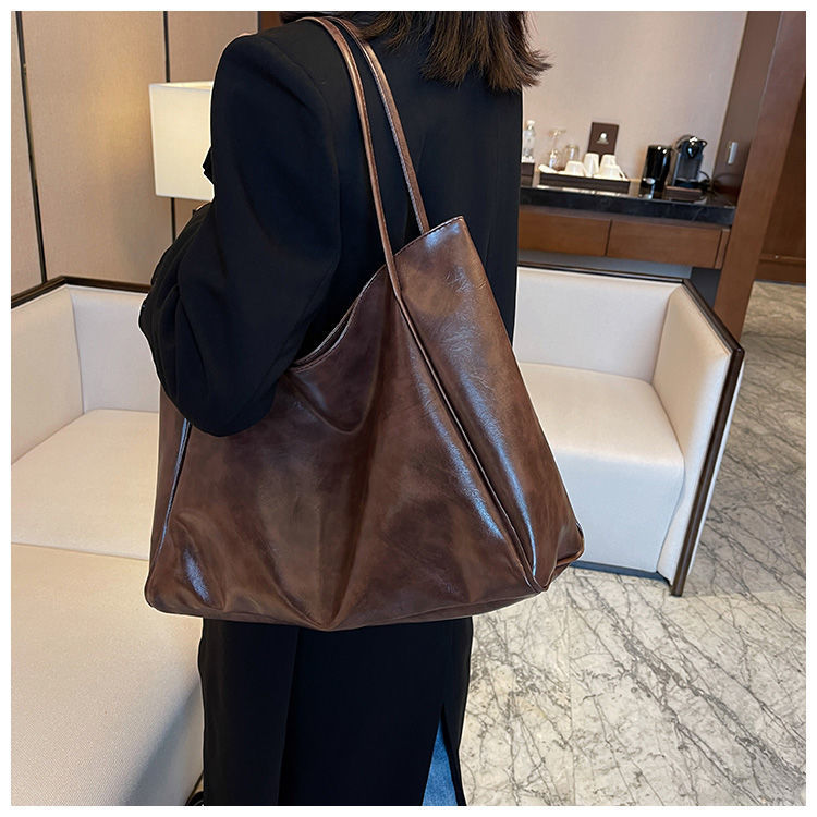 Aurora | Bolsa espaçosa e elegante para senhora