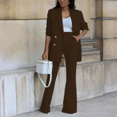 Elegante blazer da donna con chiusura a bottoni e pantaloni a zampa - Completo due pezzi per tutte le stagioni