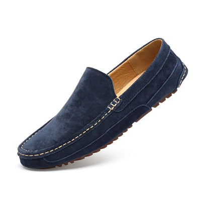 Mocassins elegantes para homens fabricados em camurça autêntica
