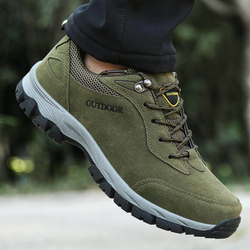 Bota de montaña impermeable de trabajo y trekking verde