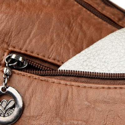 Vintpack - Mochila de couro com pregos - ideal para escola e viagem - Detalhes de viagem - Compact
