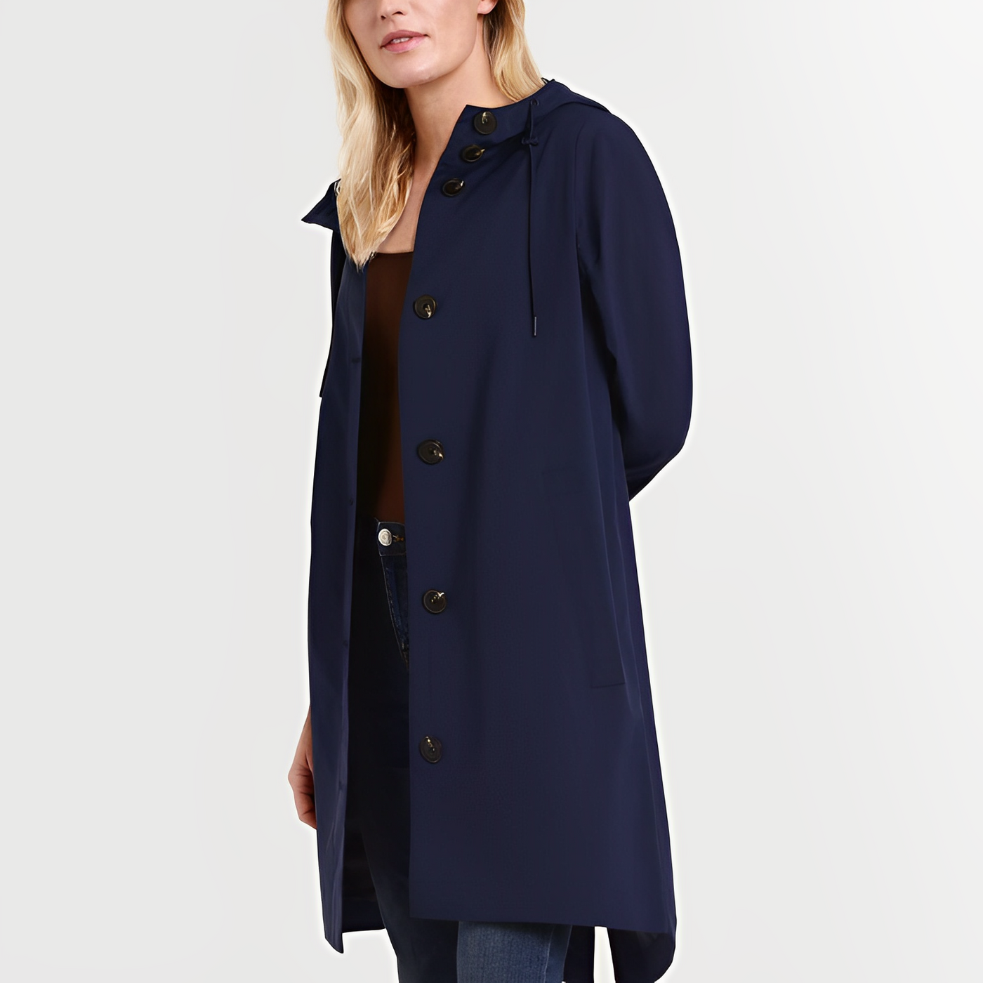 Chaquetón impermeável clássico com capuz feminino
