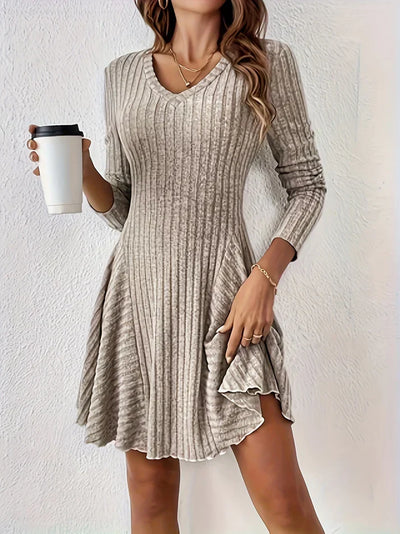 Vestido elegante e suspenso no canal feminino | Ideal para qualquer ocasião