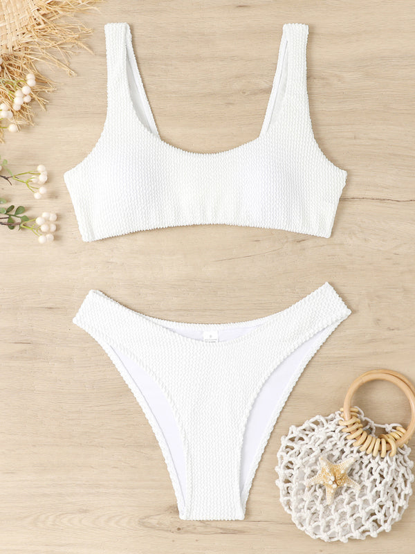Bikini für Frauen mit gerafftem, gewelltem Stoff und gedrehtem Schwimmanzug